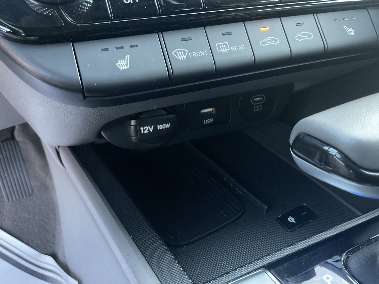 Used 2025 Hyundai Elantra SEL FWD image 28