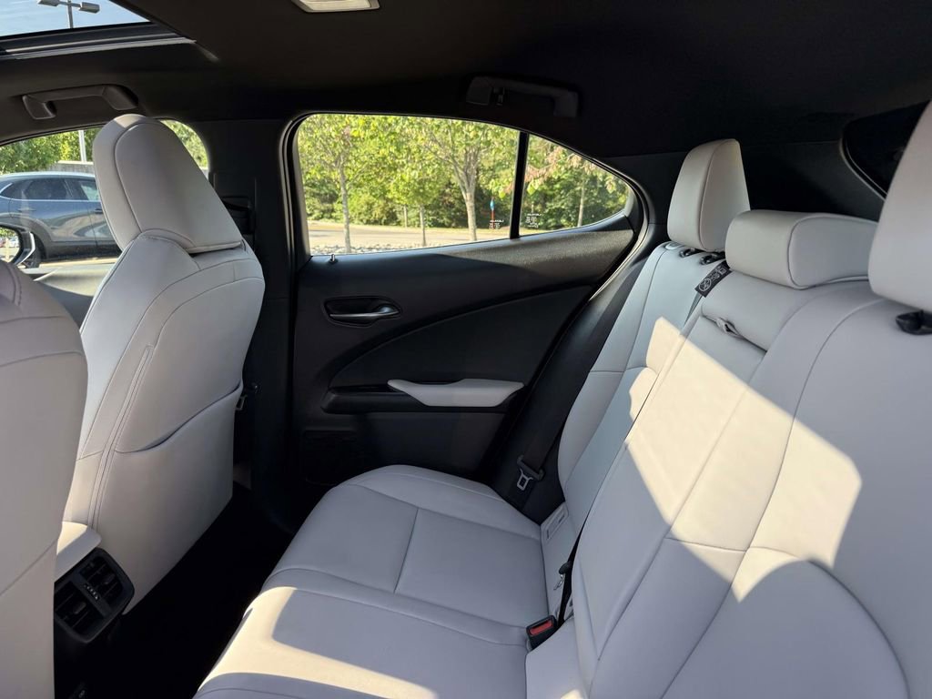 Used 2025 Lexus UX 300h AWD w/ Accessory Package (Z1) image 17