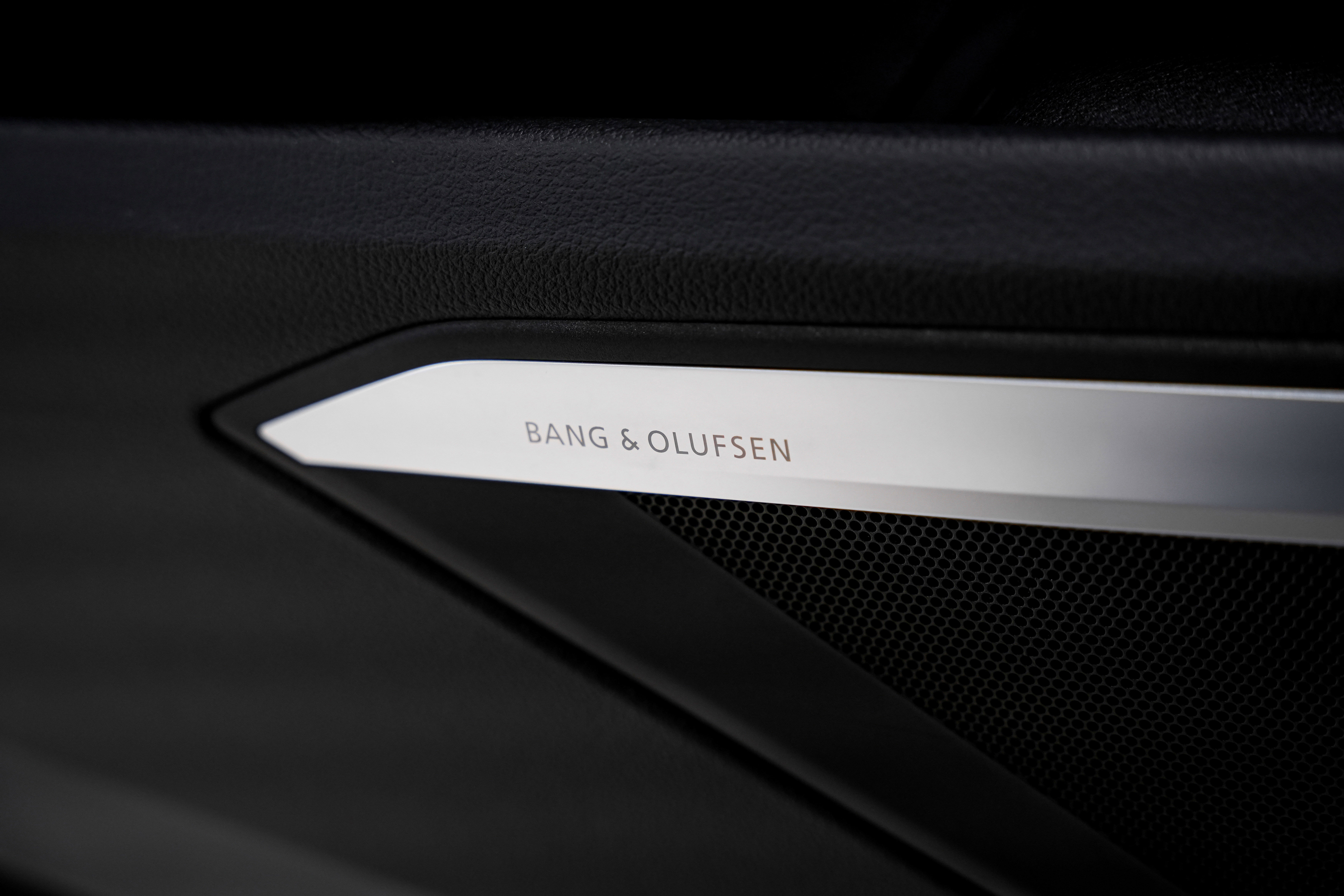 Used 2021 Audi e-tron Premium Plus w/ Premium Plus Package AWD/4WD image 18