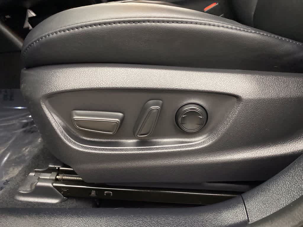 Used 2019 Toyota Prius Prime Advanced FWD image 14