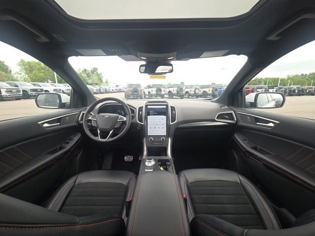 Used 2023 Ford Edge ST-Line w/ Class II Trailer Tow Package AWD/4WD image 21