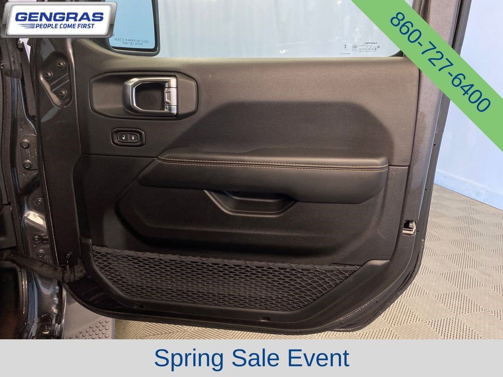 Used 2025 Jeep Wrangler Unlimited Sahara AWD/4WD image 45
