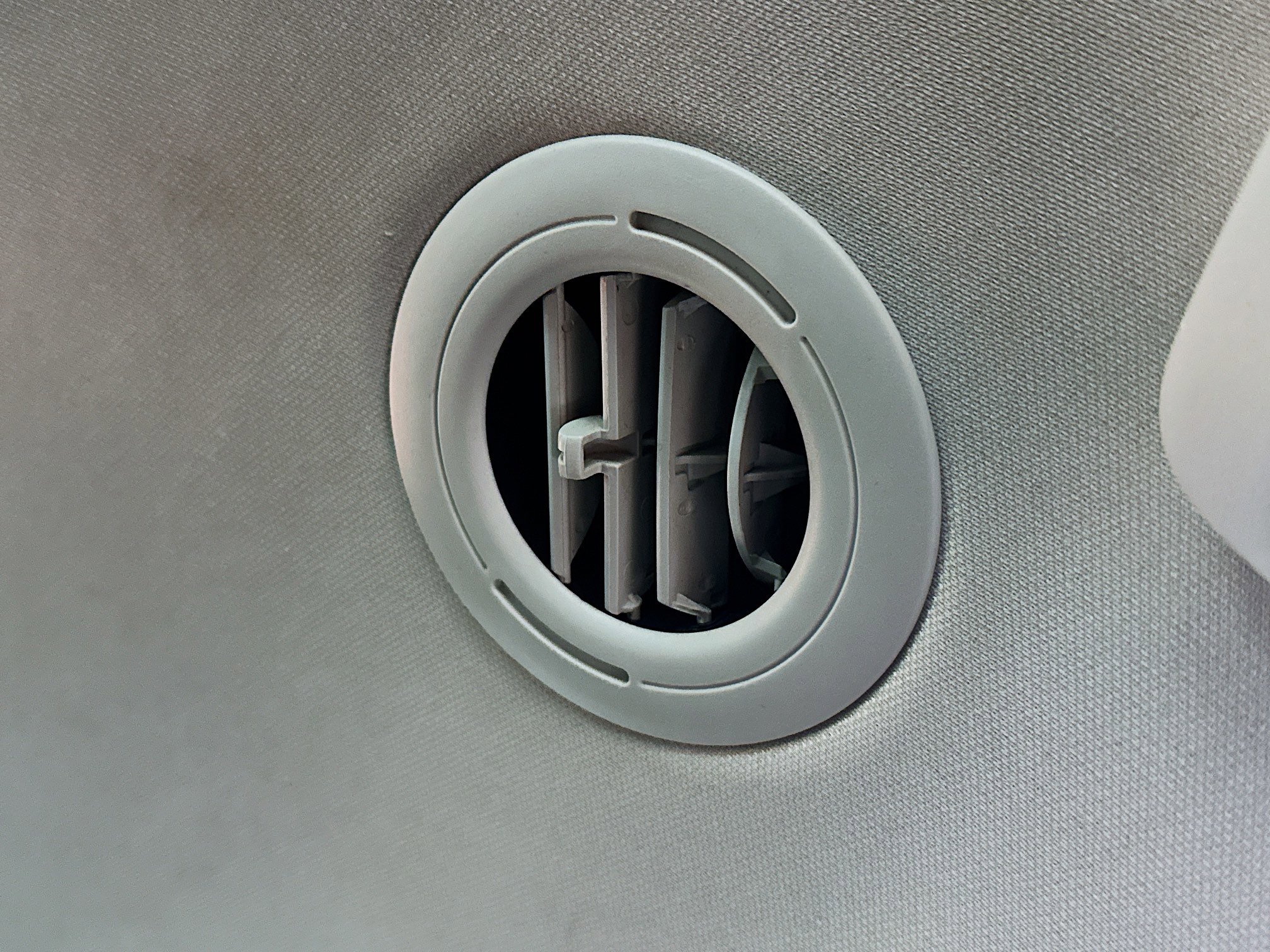 Used 2019 Dodge Grand Caravan SE w/ UConnect Hands-Free Group image 24