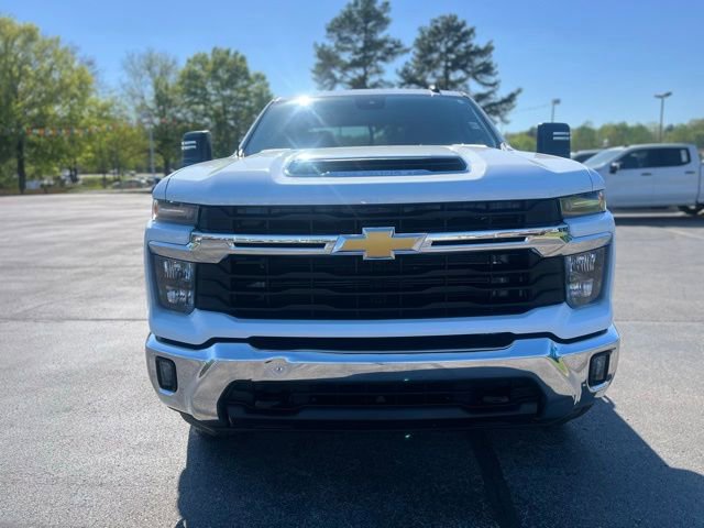 Used 2024 Chevrolet Silverado 2500 LT AWD/4WD image 2