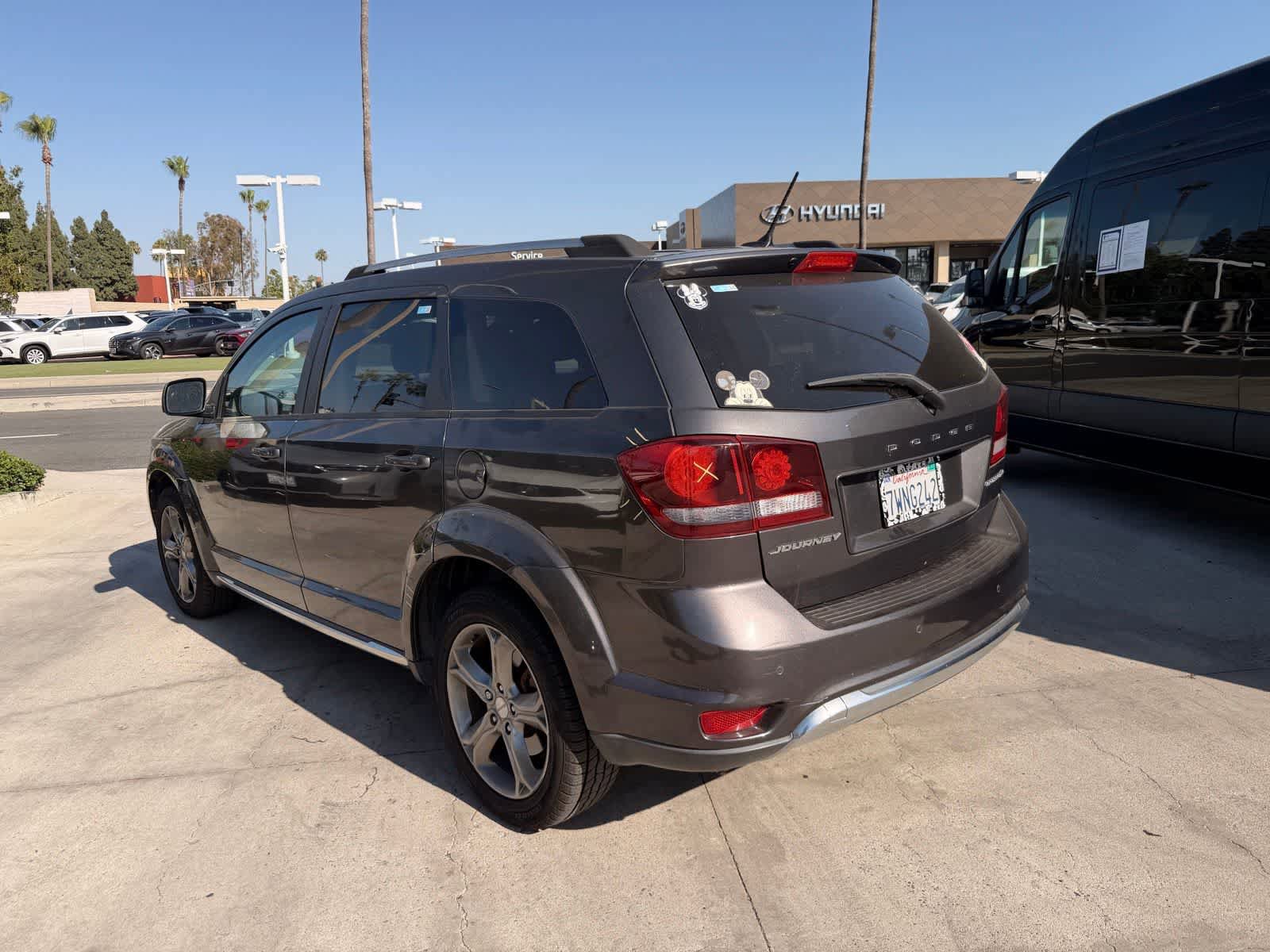 Used 2017 Dodge Journey Crossroad FWD image 3