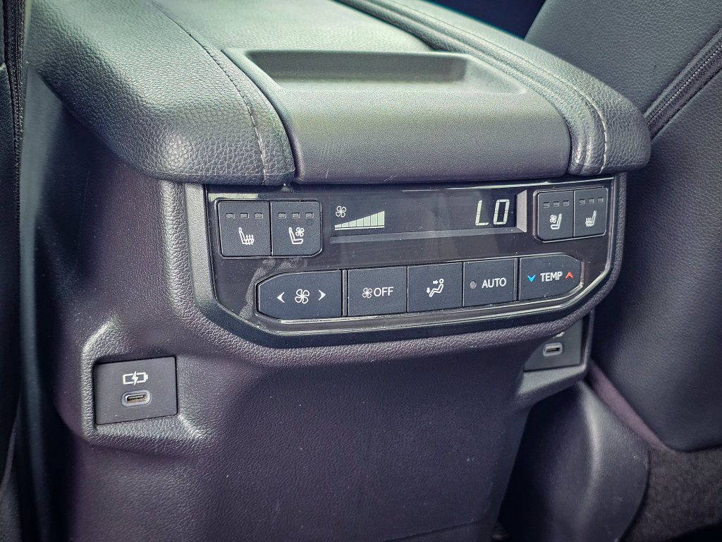Used 2025 Toyota Grand Highlander AWD image 34