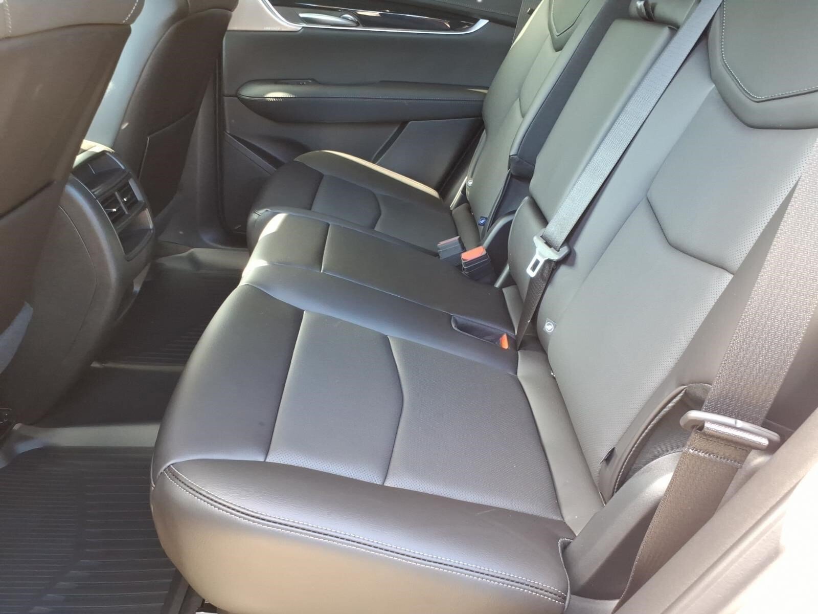 New 2026 Cadillac XT5 Premium Luxury w/ LPO, Floor Liner Package AWD/4WD image 11