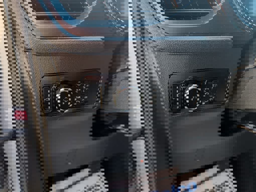 Used 2023 Ford Escape Platinum image 20