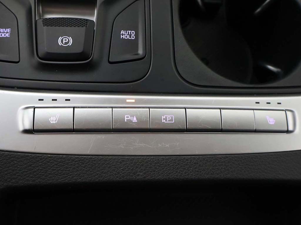 Used 2025 Kia Carnival FWD image 49
