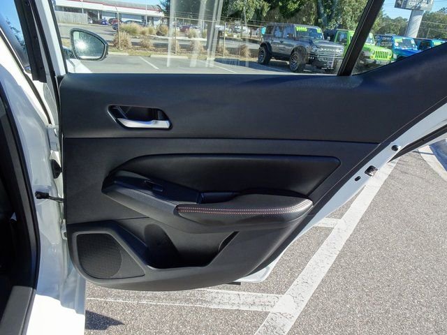 Used 2022 Nissan Altima 2.0 SR image 18