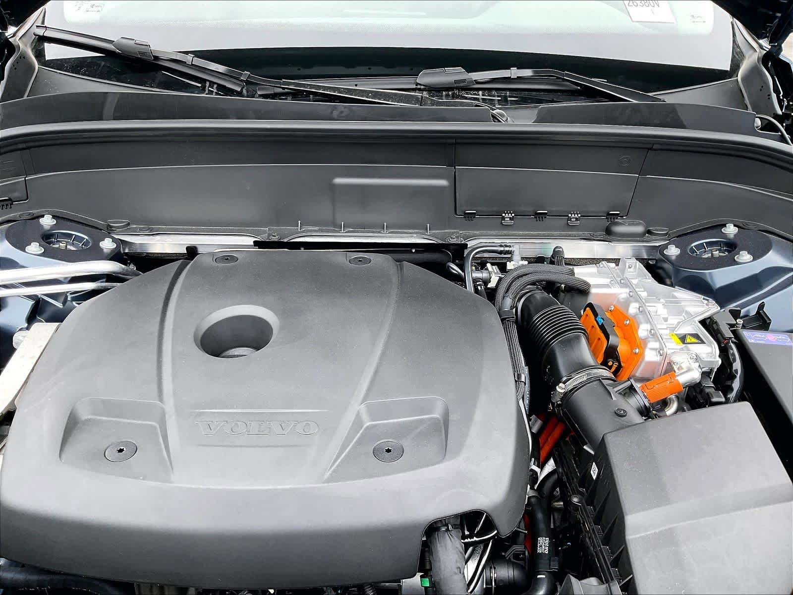 New 2026 Volvo XC90 T8 Plus w/ Protection Package Premier image 13