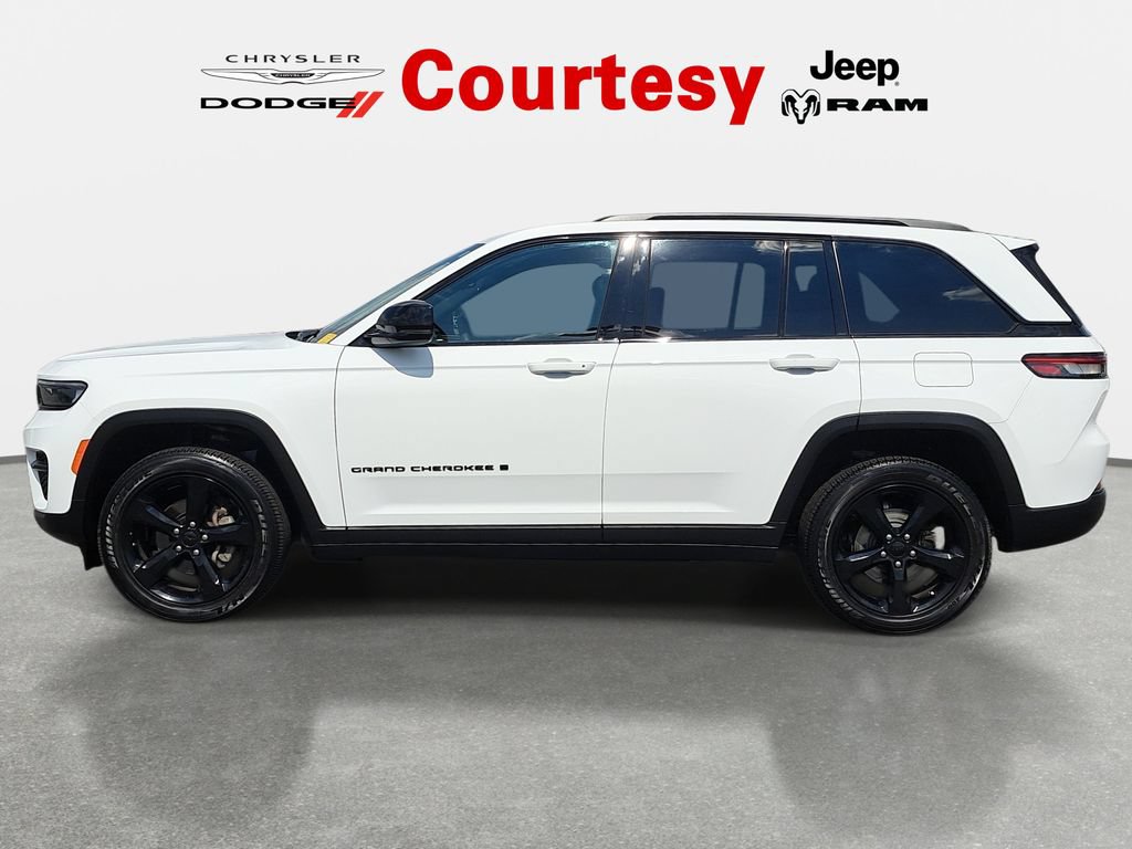 Certified 2023 Jeep Grand Cherokee Altitude AWD/4WD image 7