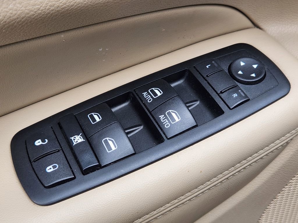 Used 2015 Jeep Grand Cherokee Limited image 15
