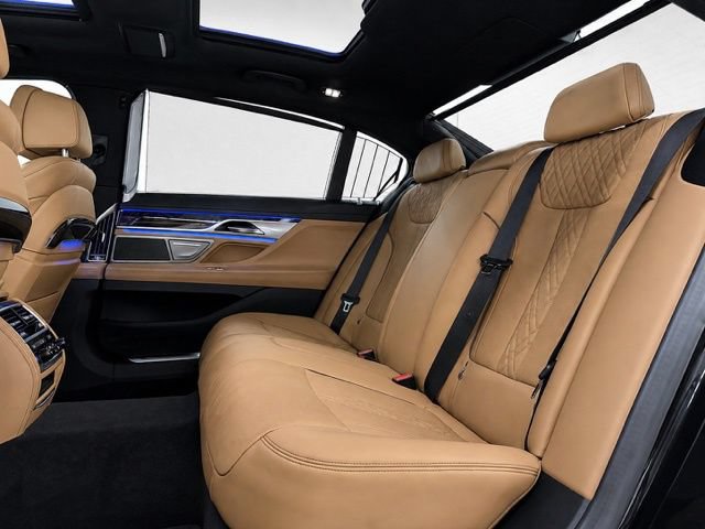 Used 2022 BMW 750i xDrive w/ Executive Package AWD/4WD image 33