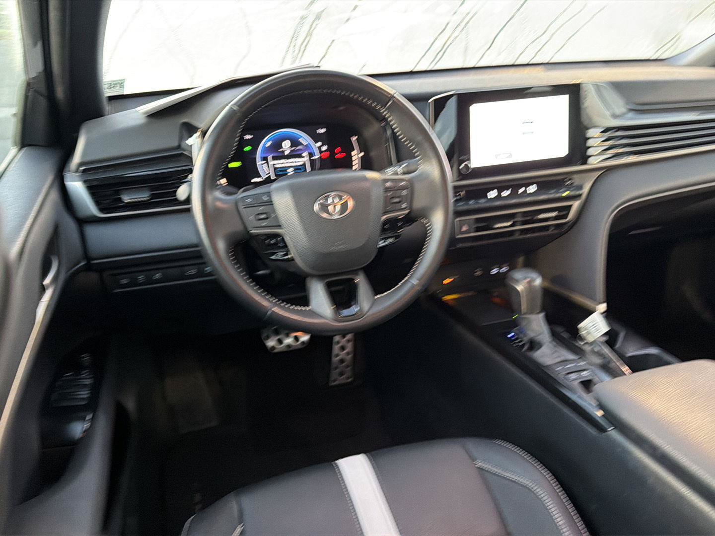 Used 2025 Toyota Camry SE FWD image 18