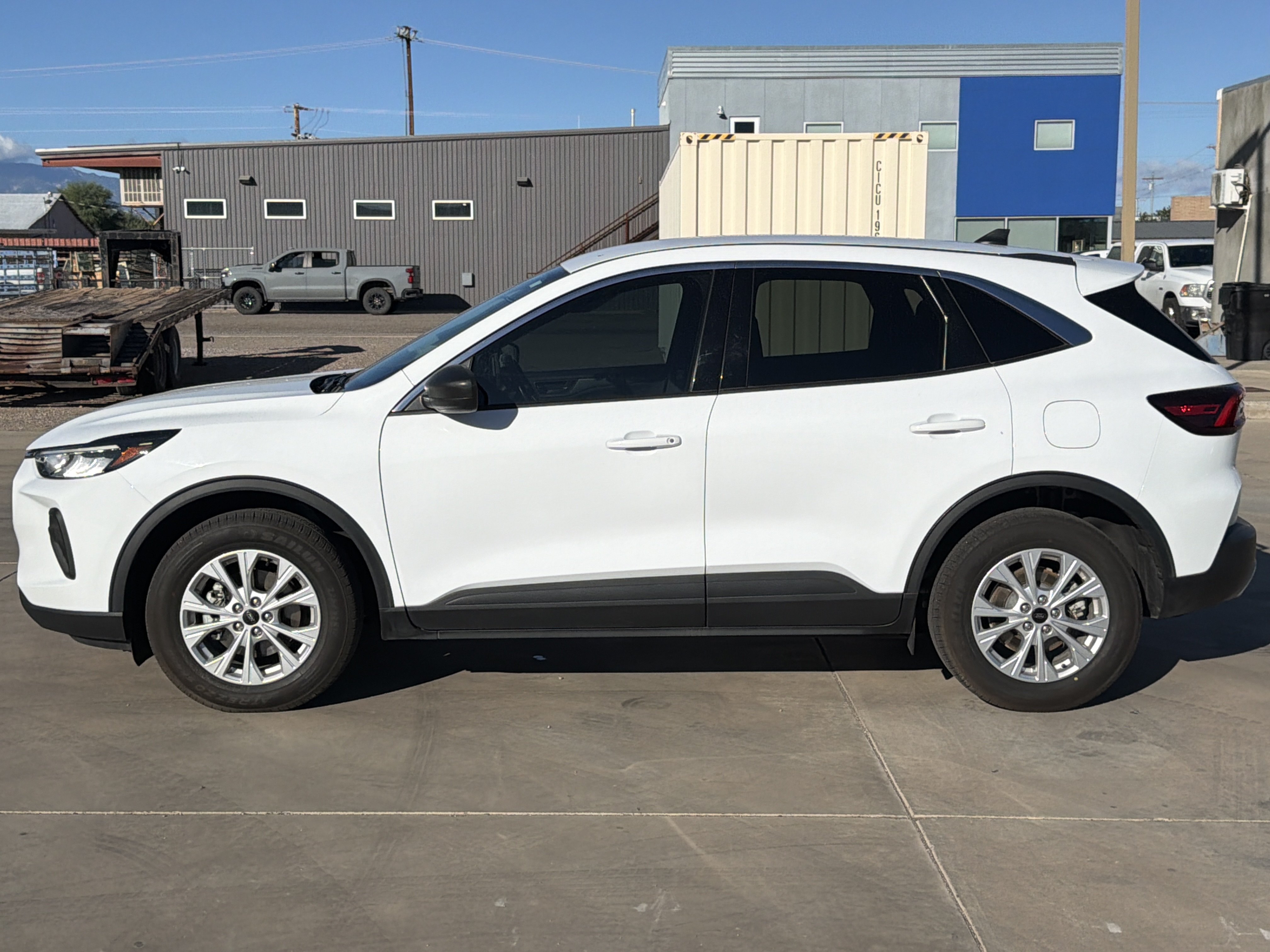 Used 2024 Ford Escape Active AWD/4WD image 2