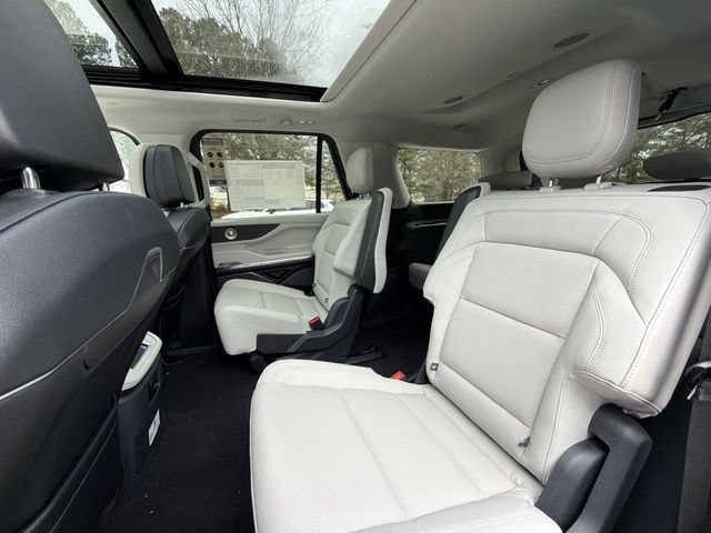 New 2025 Lincoln Navigator Reserve AWD/4WD image 23