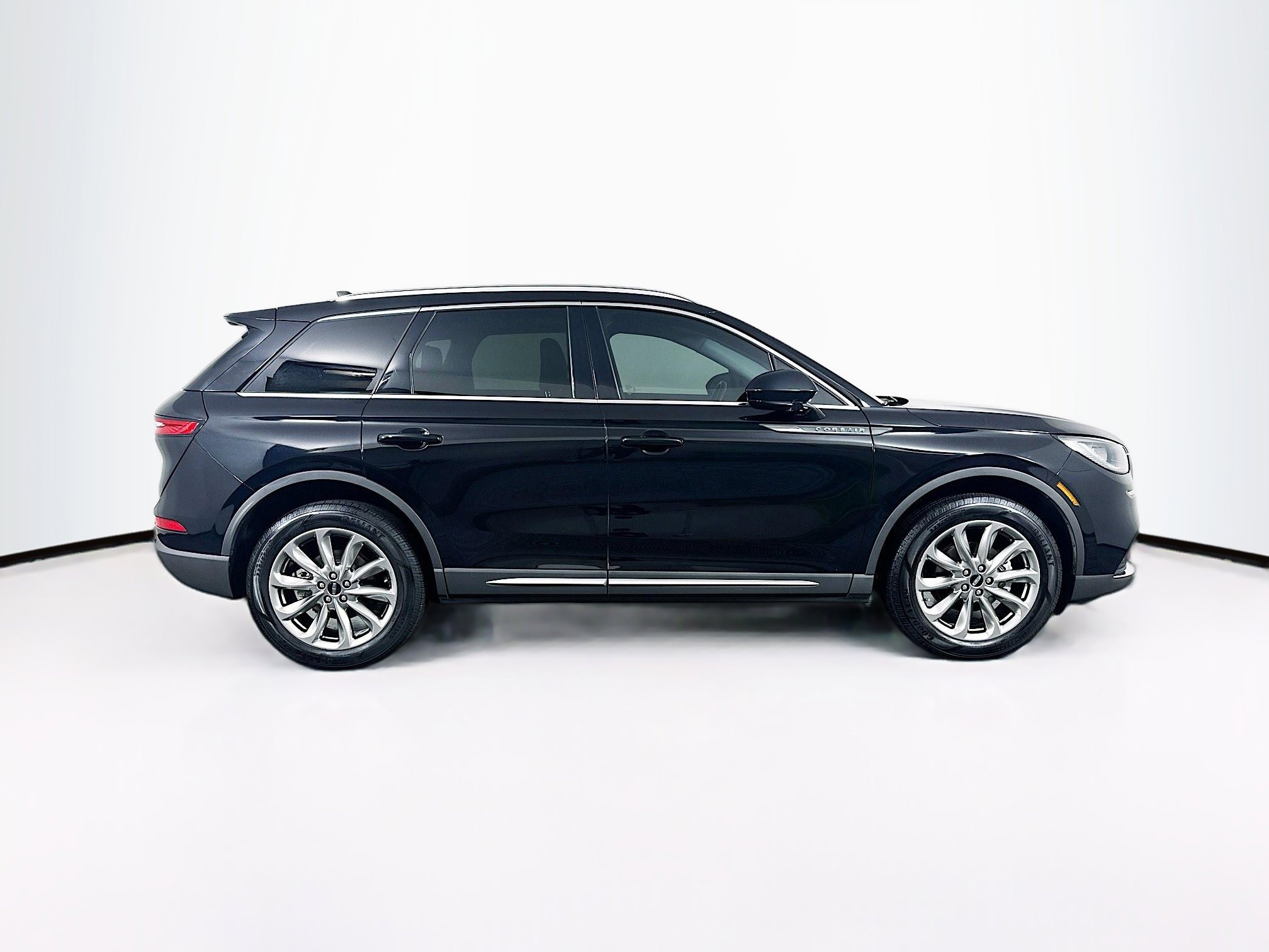 Used 2022 Lincoln Corsair FWD w/ Premium Package image 10