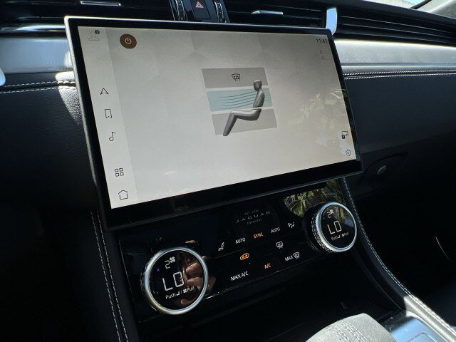 Used 2025 Jaguar F-PACE R-Dynamic S AWD/4WD image 33