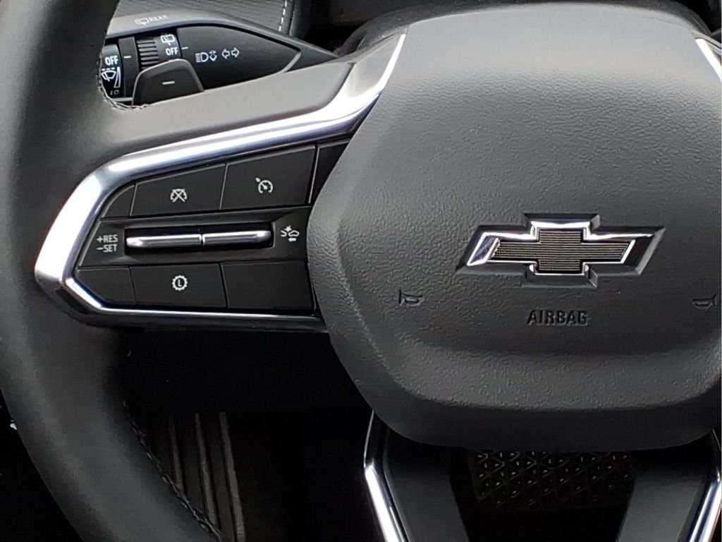 New 2027 Chevrolet Equinox LT w/ Convenience Package II FWD image 6