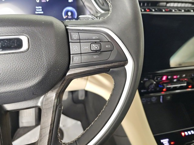 Certified 2024 Jeep Grand Cherokee Limited w/ Luxury Tech Group II image 18