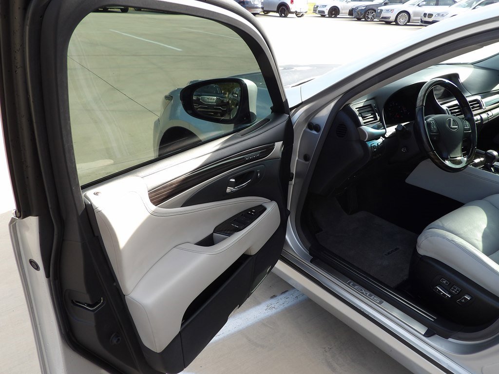 Used 2014 Lexus LS 460 Luxury w/ Comfort Package image 11
