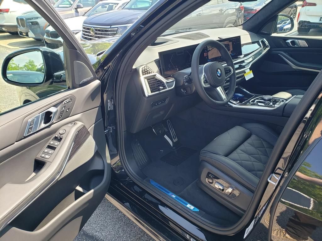 New 2027 BMW X7 xDrive40i w/ M Sport Package AWD/4WD image 6