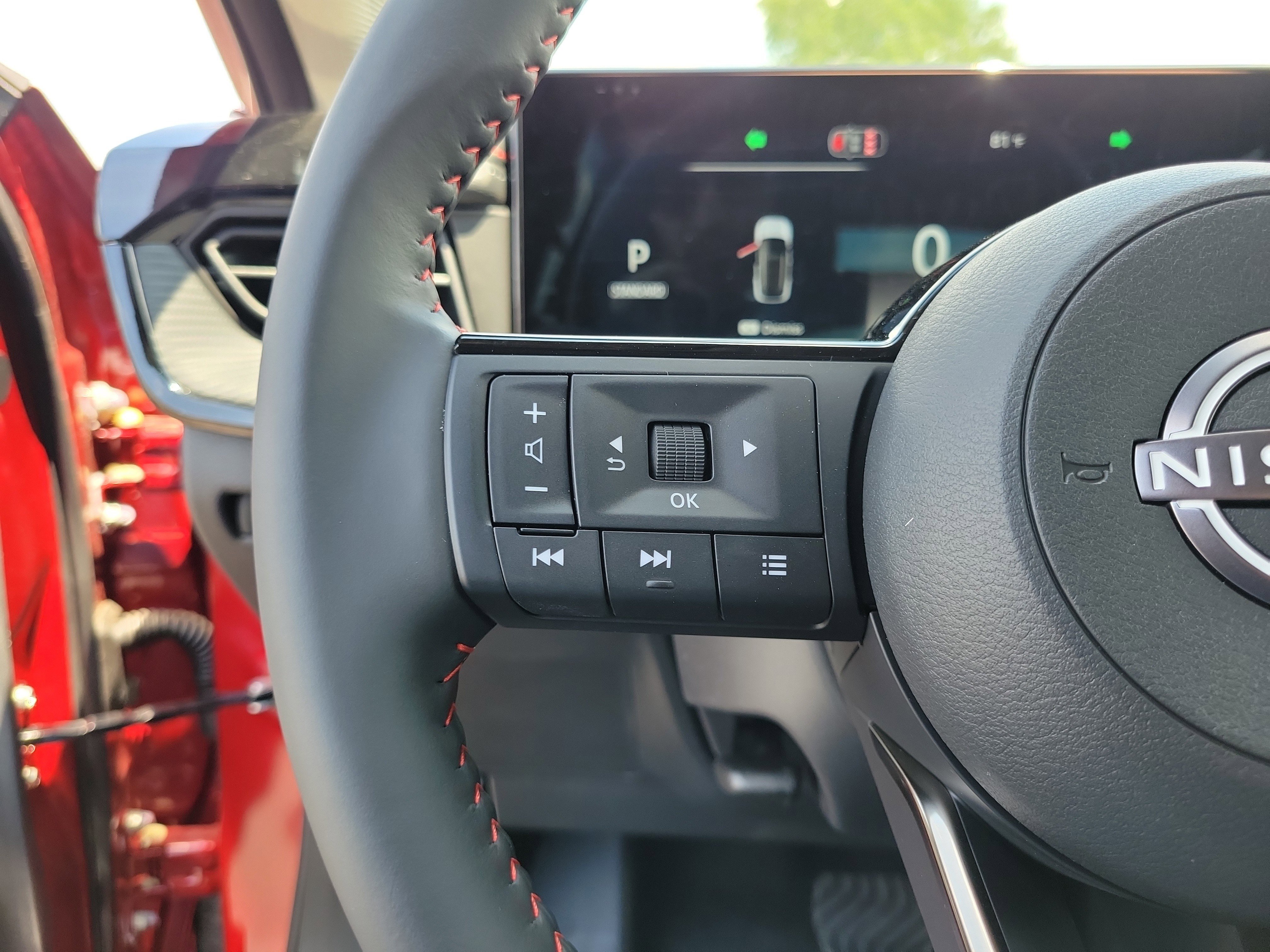New 2026 Nissan Kicks SR AWD/4WD image 23