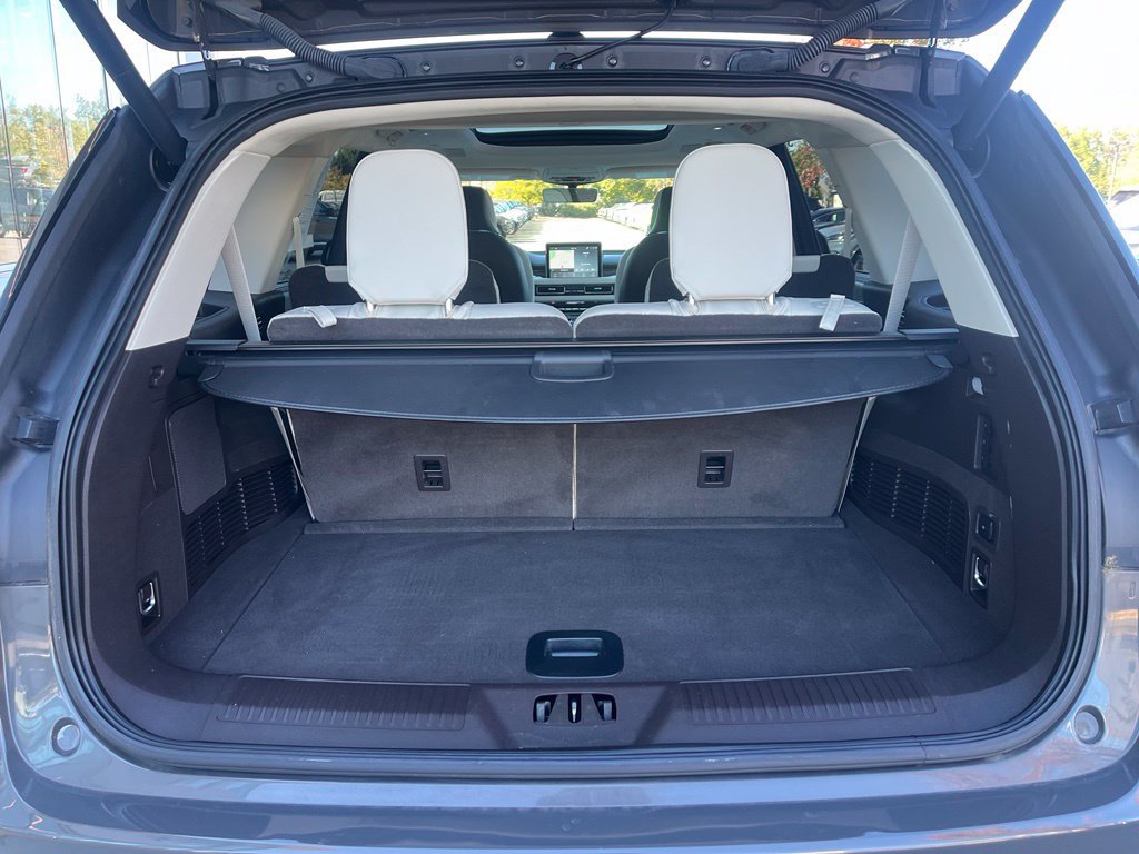 Certified 2022 Lincoln Aviator Black Label Grand Touring w/ Class IV Trailer Tow Package AWD/4WD image 12