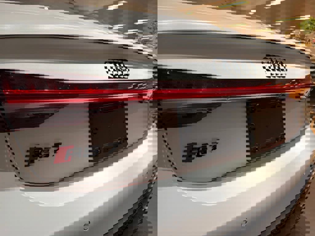 Used 2025 Audi RS 7 Performance image 6