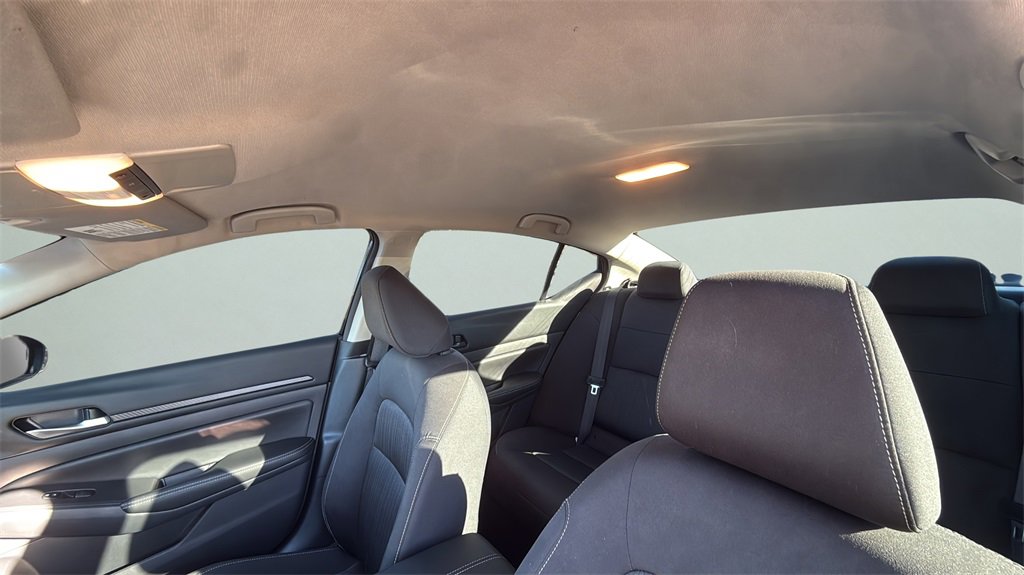 Used 2024 Nissan Altima 2.5 SV image 10