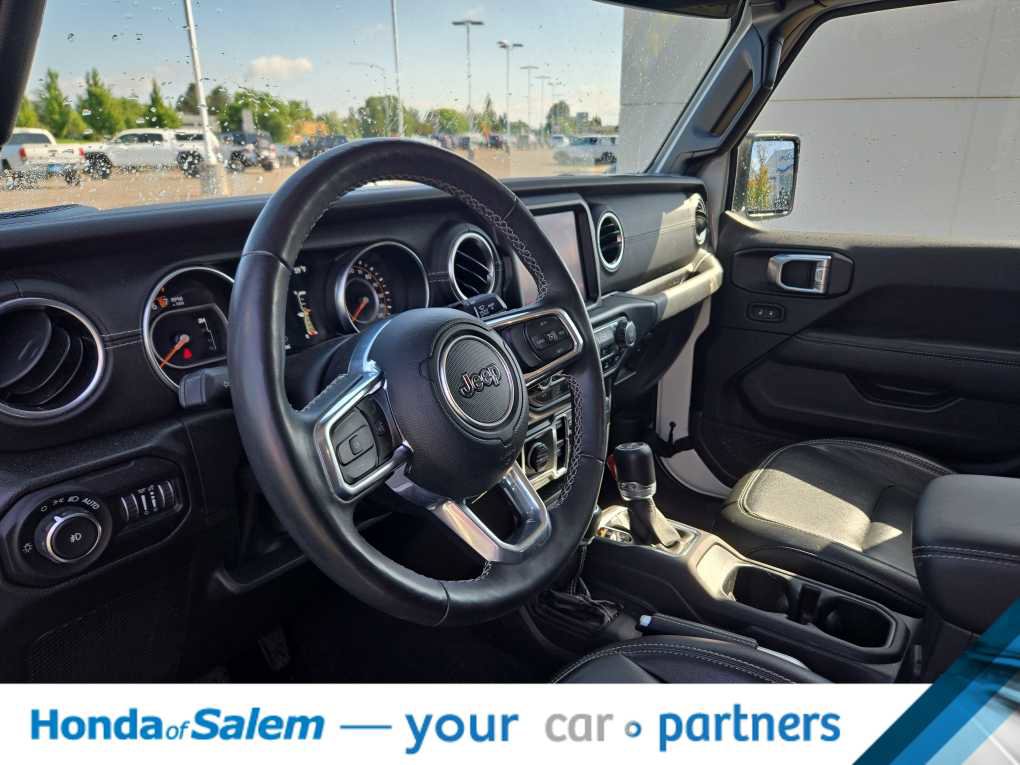 Used 2022 Jeep Wrangler Unlimited Sahara w/ LED Lighting Group AWD/4WD image 2