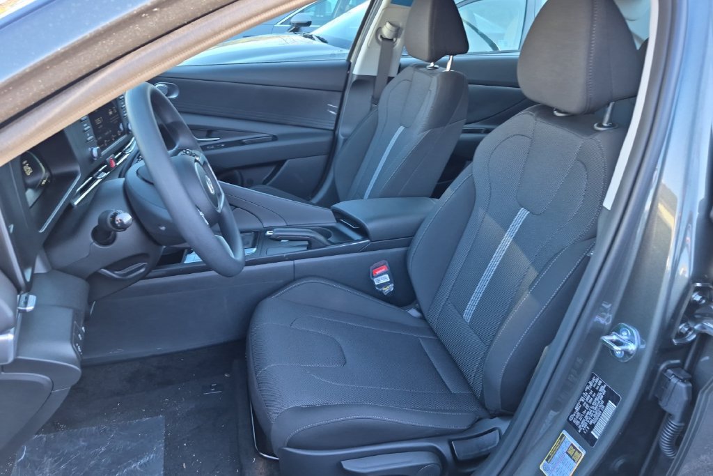 New 2026 Hyundai Elantra SE FWD image 12
