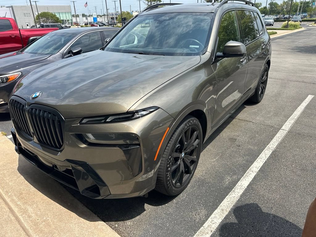Used 2023 BMW X7 xDrive40i w/ Executive Package AWD/4WD image 1