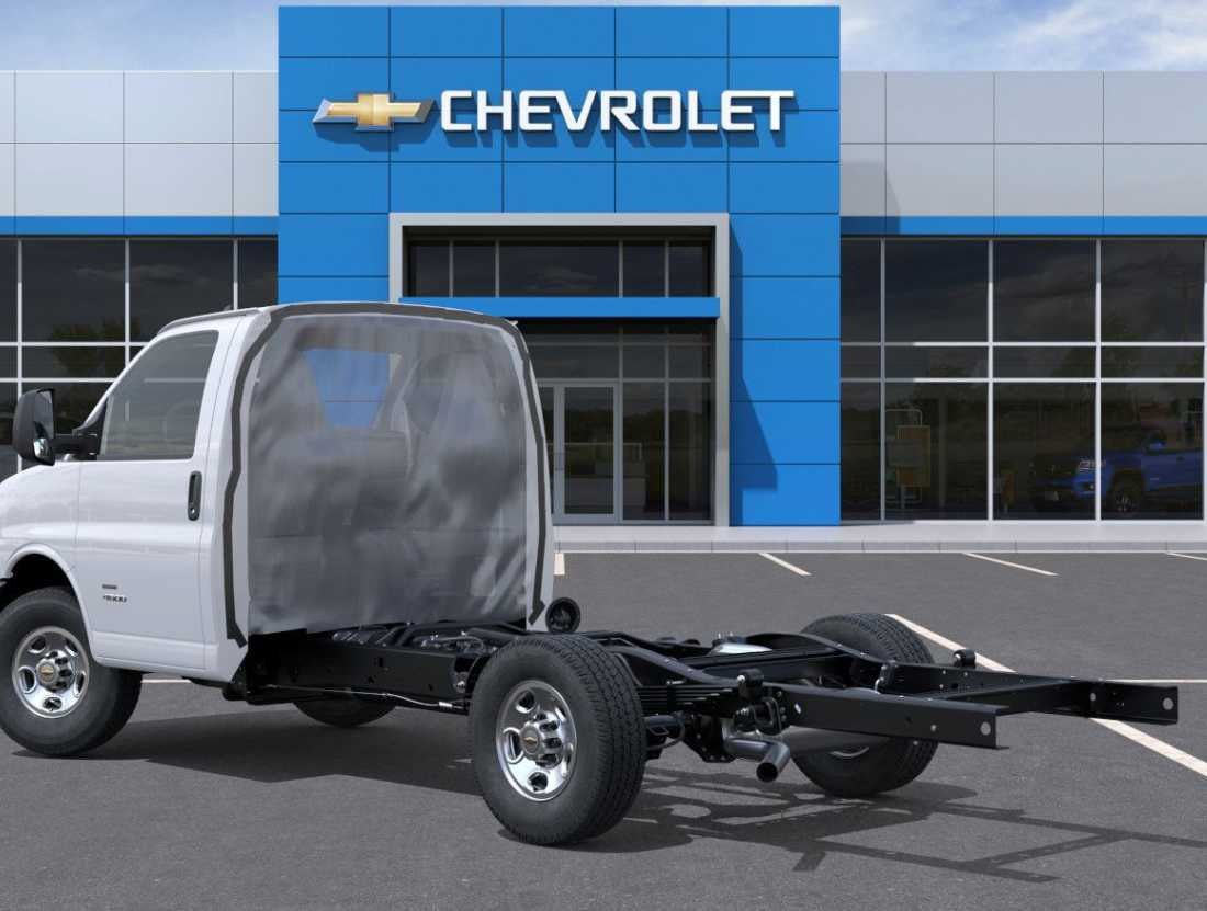 New 2025 Chevrolet Express 3500 w/ Power Convenience Package RWD image 6