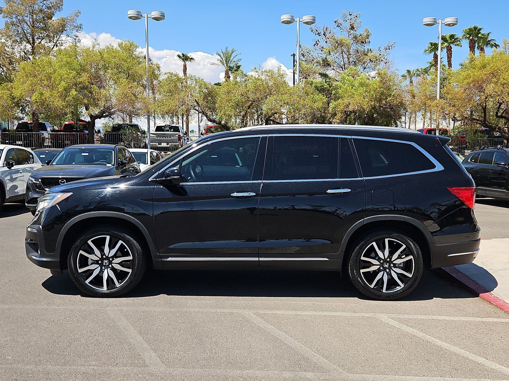 Used 2022 Honda Pilot Touring image 2