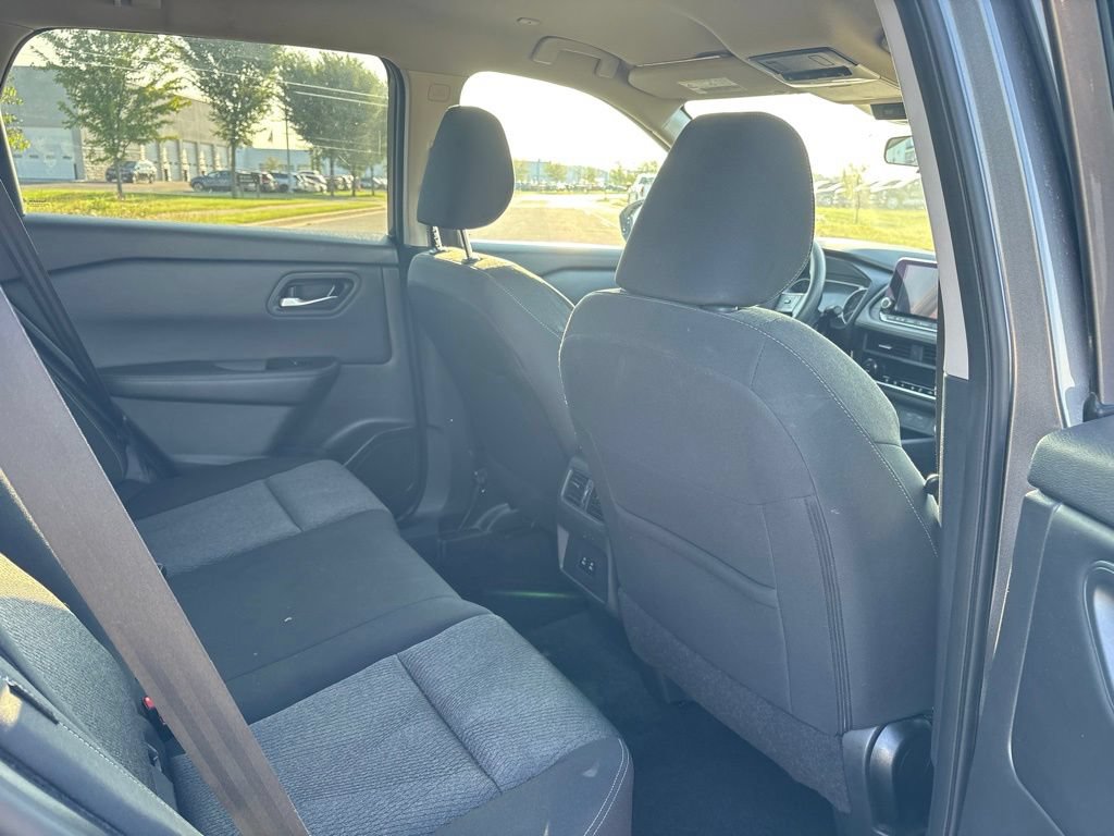 Used 2024 Nissan Rogue SV AWD/4WD image 21