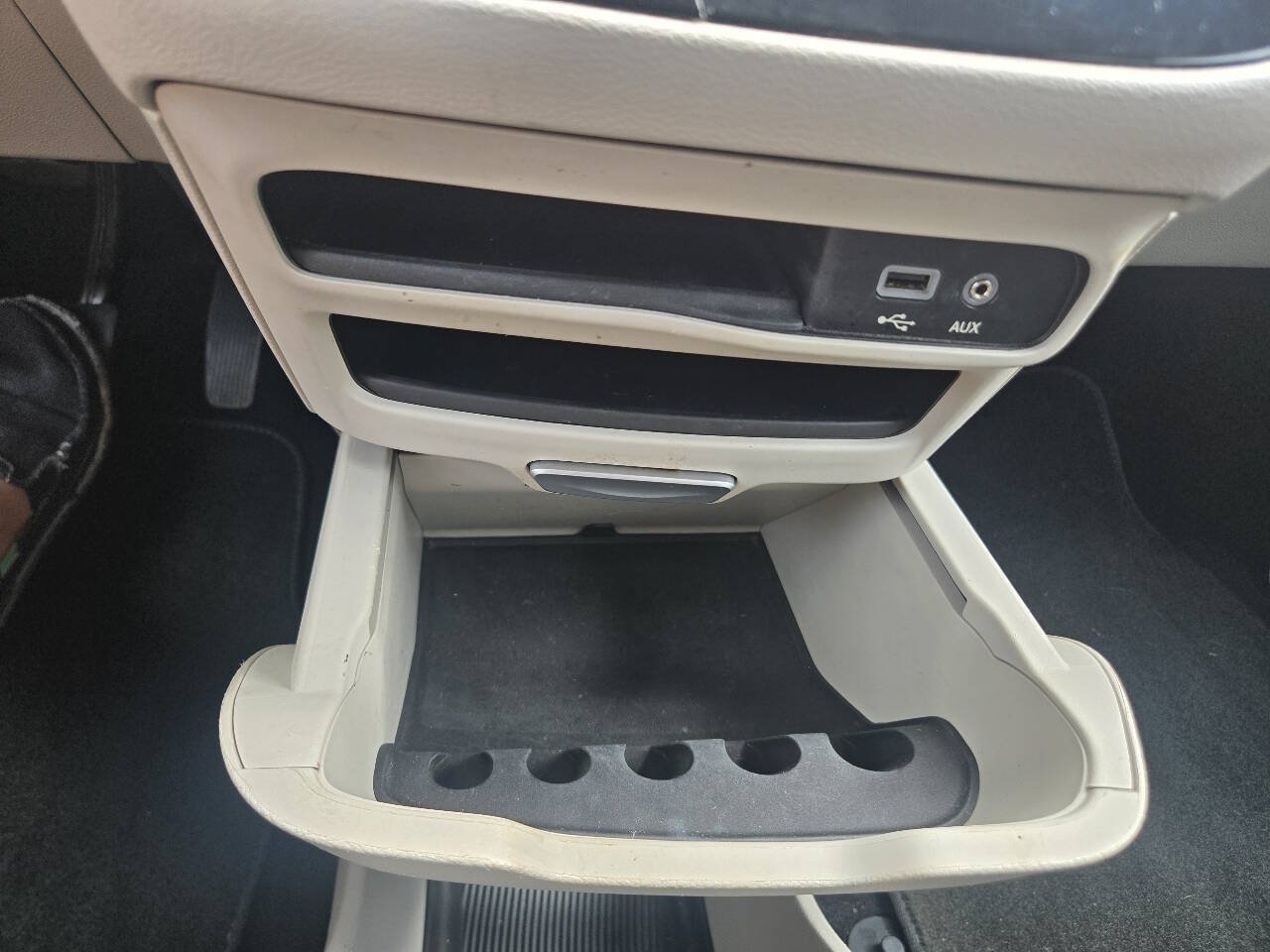 Used 2017 Chrysler Pacifica LX FWD image 56