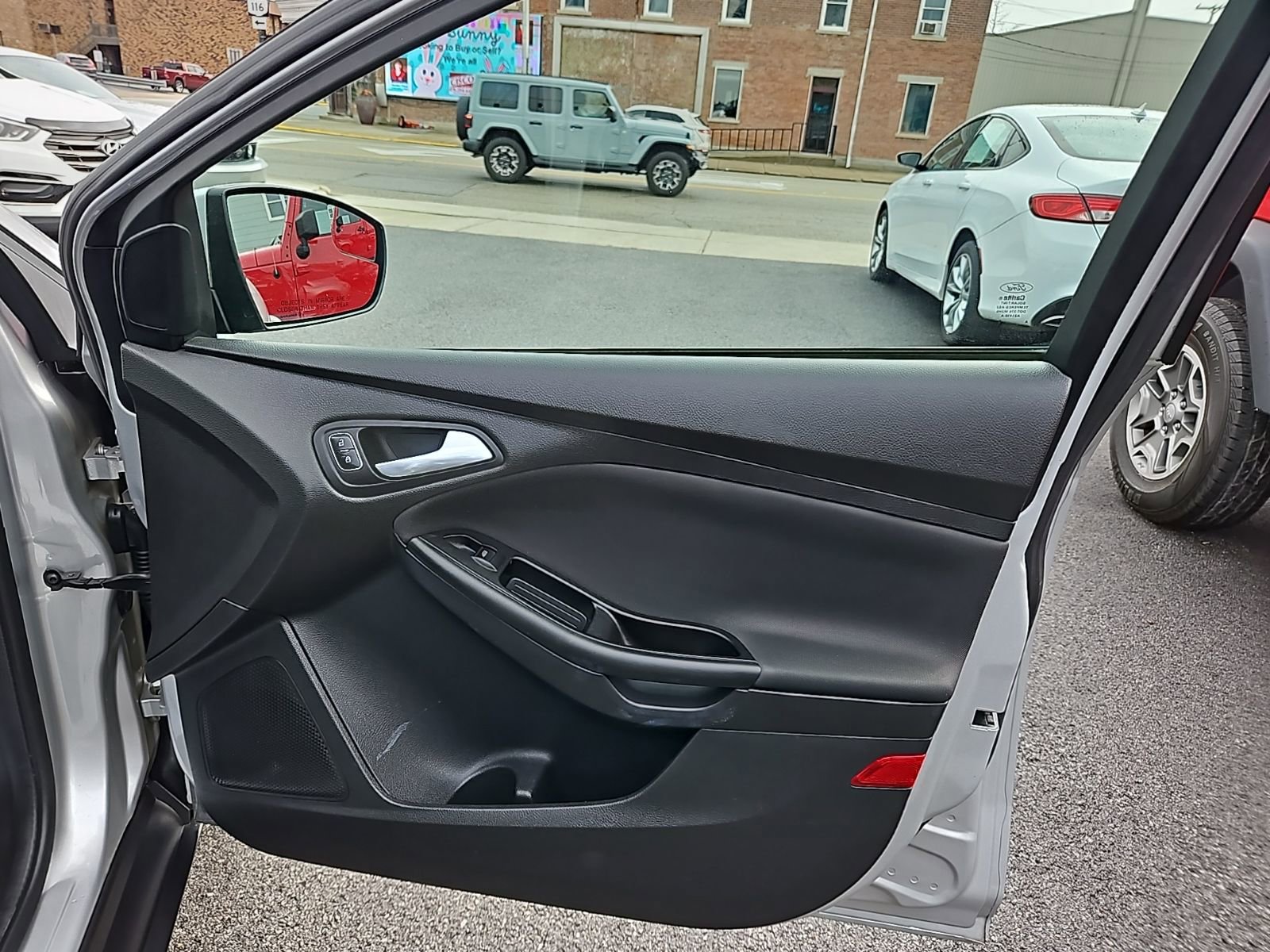 Used 2018 Ford Focus SE image 19