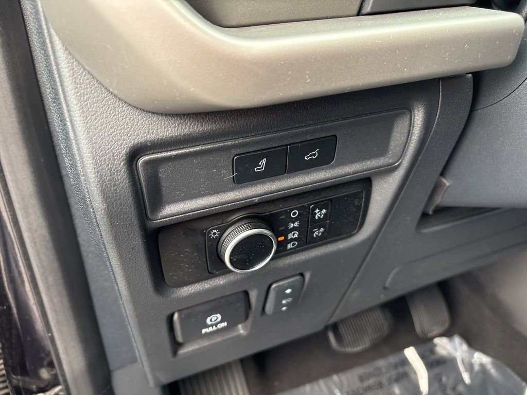 Used 2024 Ford Expedition Max XLT image 23