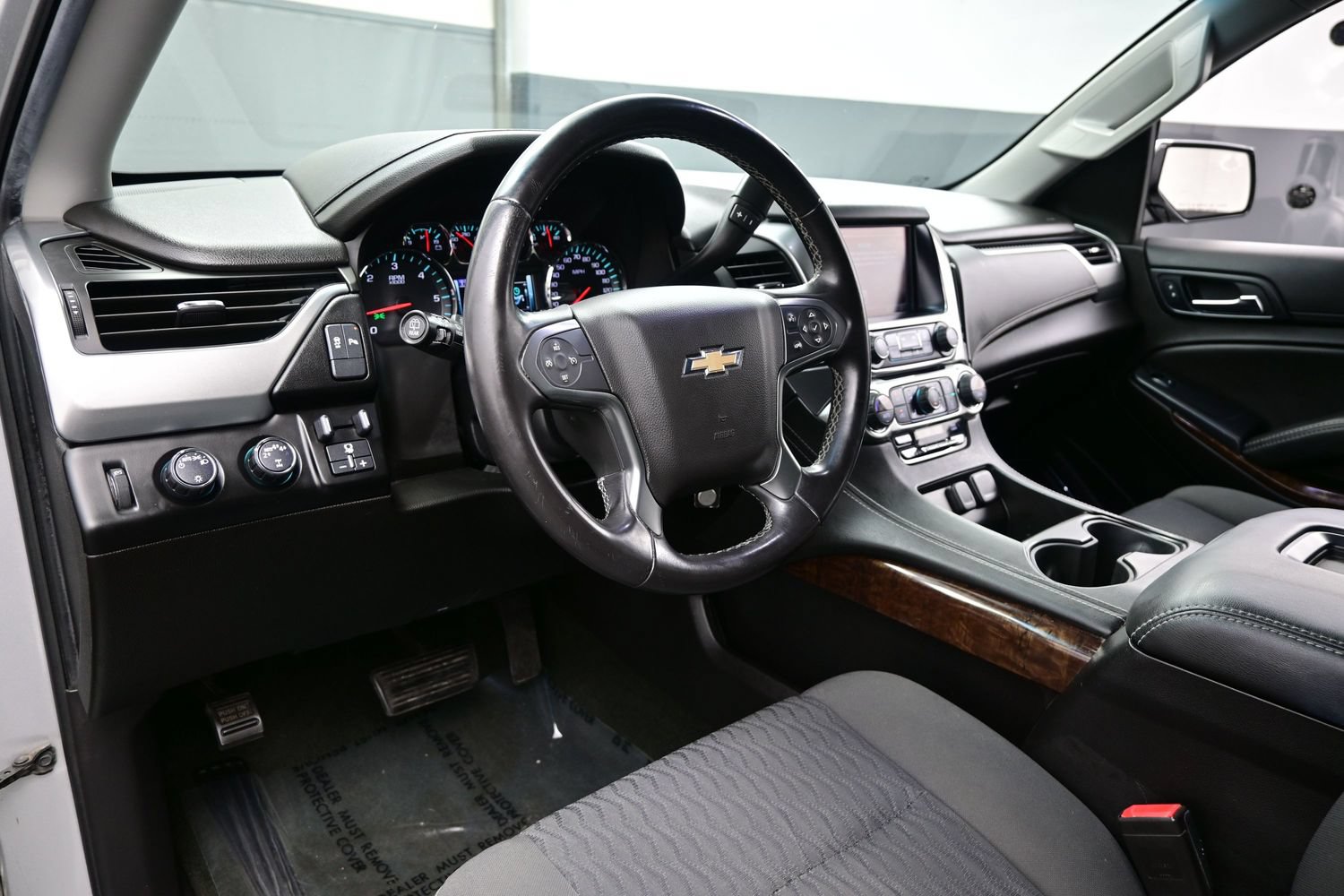 Used 2017 Chevrolet Tahoe LS w/ All-Season Package AWD/4WD image 13