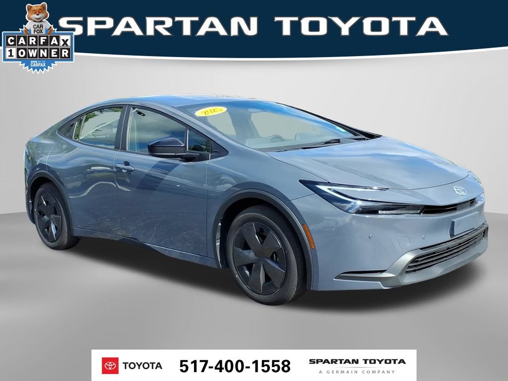 Used 2025 Toyota Prius LE FWD image 5