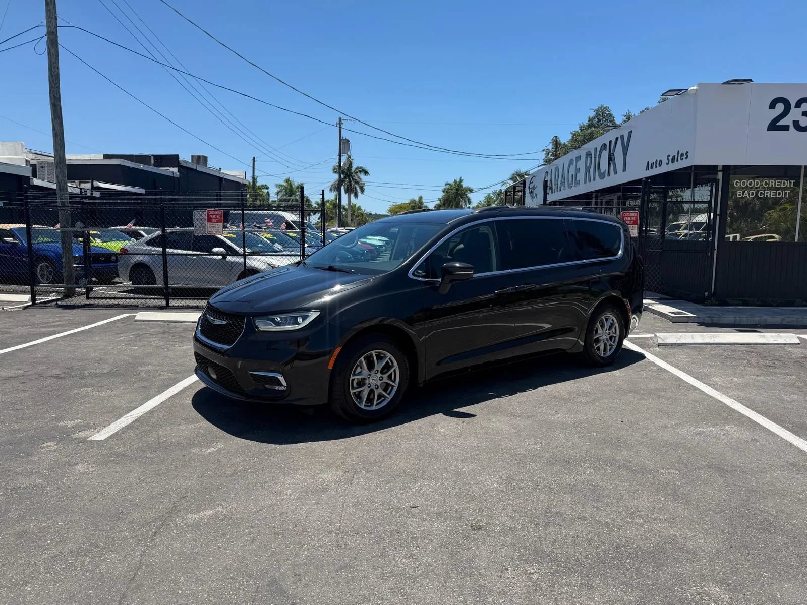 Used 2021 Chrysler Pacifica Touring
