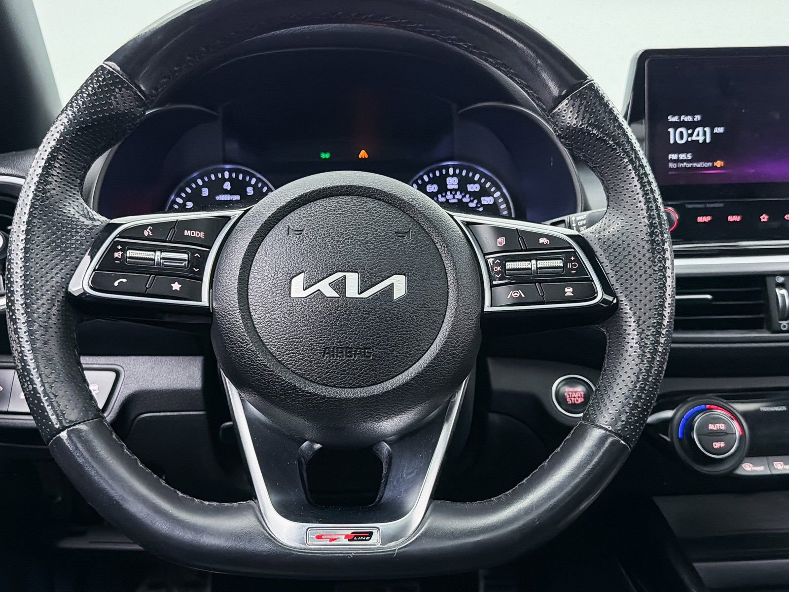 Used 2023 Kia Forte GT-Line w/ GT-Line Premium Package image 4