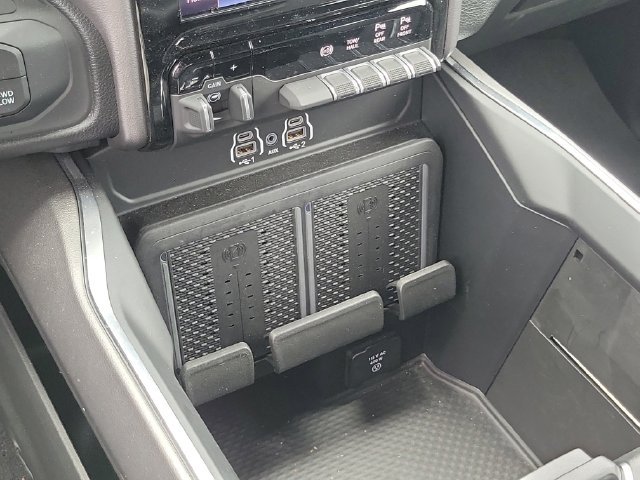 Used 2026 RAM 3500 Laramie AWD/4WD image 29