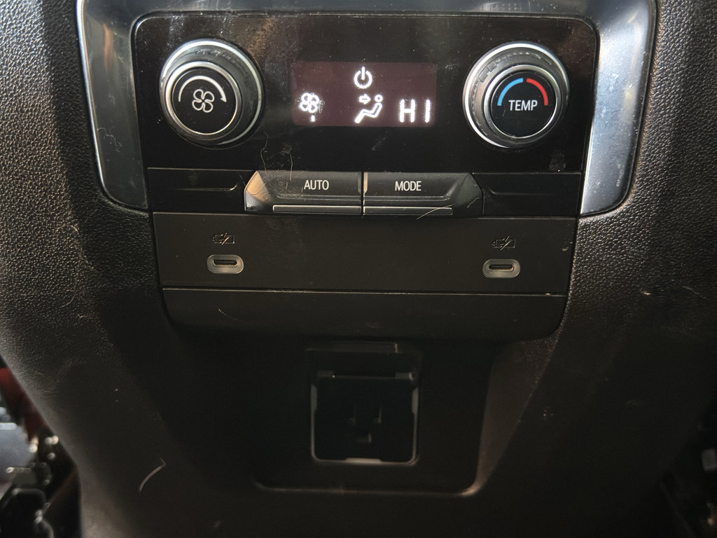 Used 2021 Chevrolet Suburban Z71 image 16