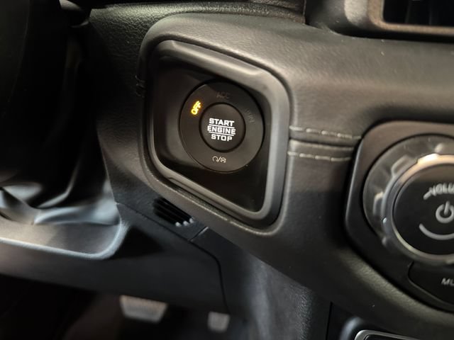 Used 2024 Jeep Gladiator Rubicon w/ Convenience Group AWD/4WD image 24