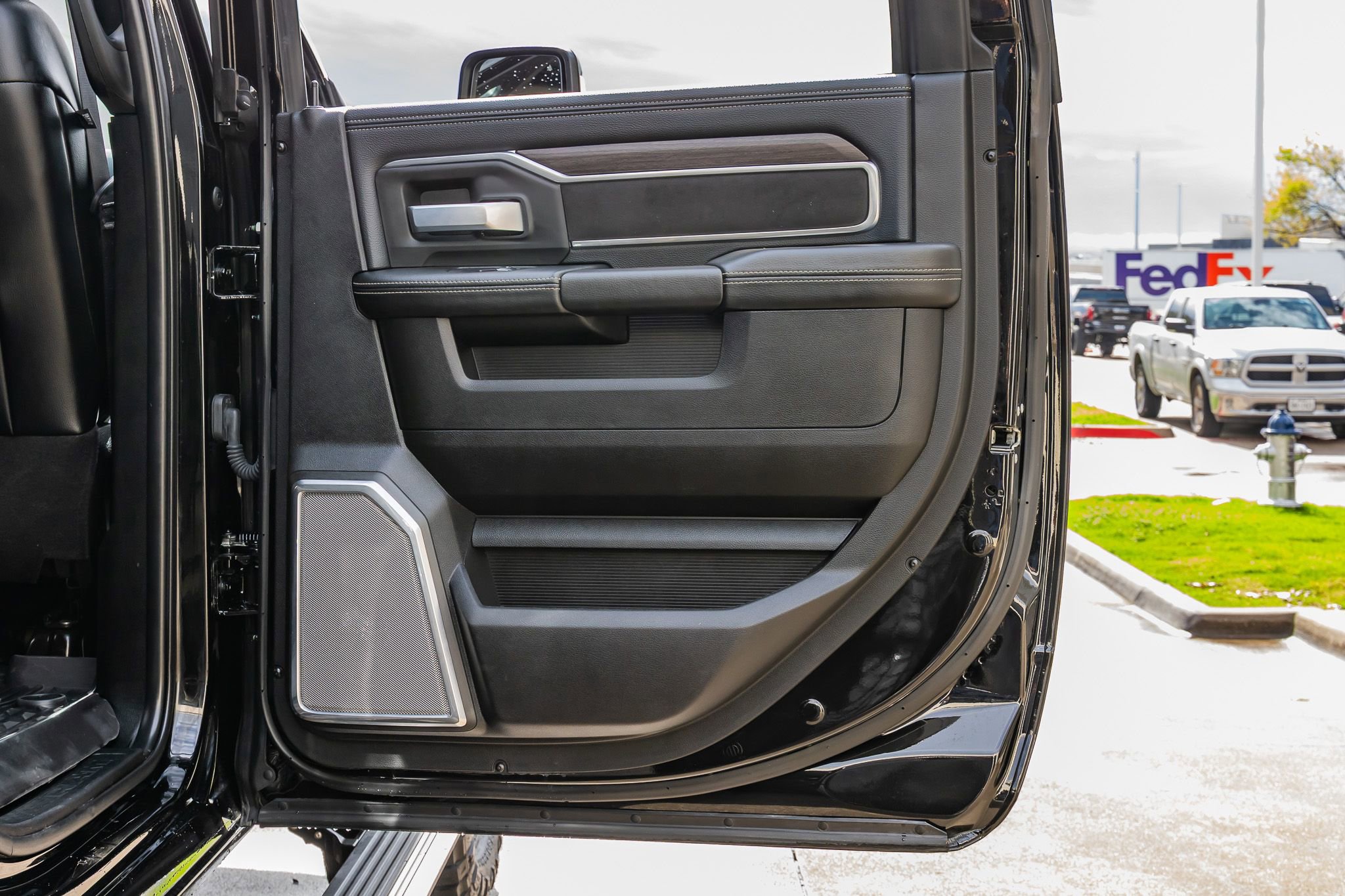 Used 2025 RAM 3500 Laramie image 41