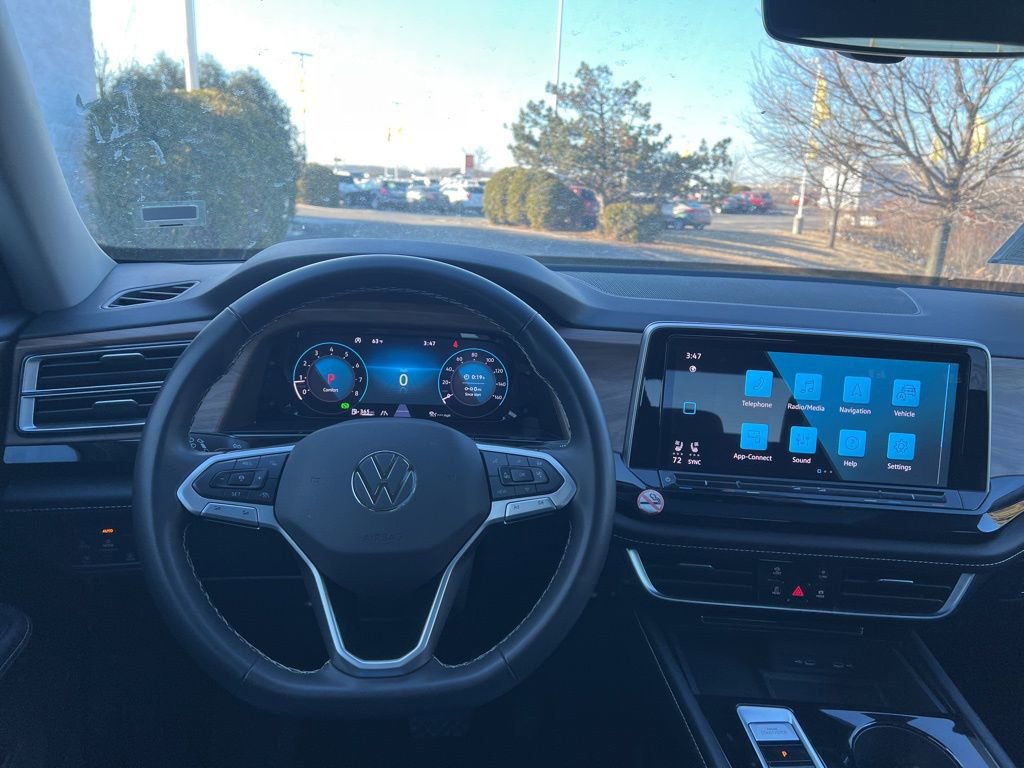 Used 2024 Volkswagen Atlas SE image 25