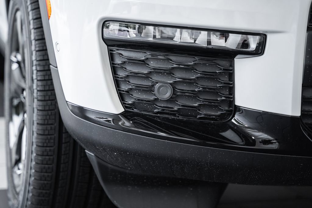 New 2025 Jeep Grand Cherokee L Limited w/ Luxury Tech Group II image 14